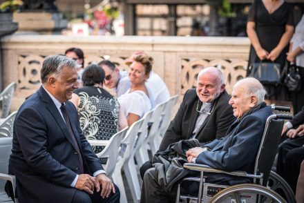 A nap fotója: Orbán Viktor a poznani érsekkel az államalapítás ünnepén