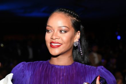Ilyen ruhát nem viselt volna Rihanna az elmaradt Met Gálán