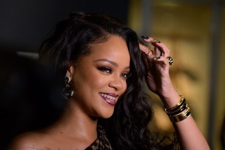 Rihanna 1,5 milliárddal segíti a koronavírus-járvány károsultjait