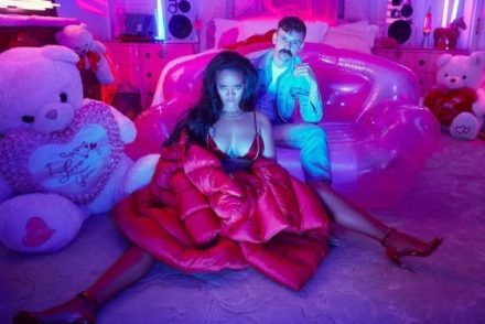 Rihanna piacra dobta a új fehérnemű-kollecióját, ő is szerepet vállalt a kampányfotózásban