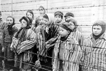 Az auschwitzi cigány családi táborban fellázadtak az őket likvidálni akaró nácikkal szembe – Teljes a Romani Film Fest 2019 programja