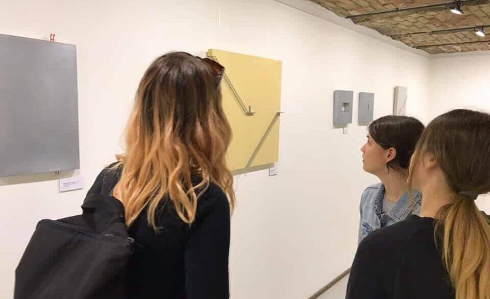 rugogyar galeria ko papir ollo kiallitas