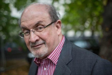 Salman Rushdie egy hamis iszlamofób tweet miatt fellebbez