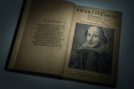 Közel 2 milliárdért árverezhetik el Shakespeare 400 éves, első gyűjteményes kötetét
