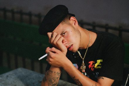 Boris Johnson levágott fejével lépett fel a rapper, slowthai