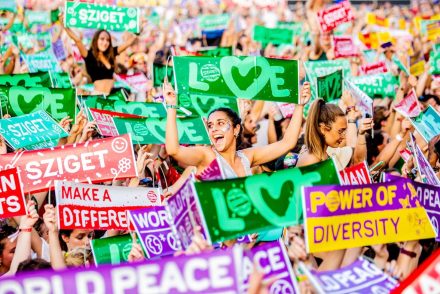 Nyerj két jegyet a Sziget Fesztivál 2019-re azzal, hogy megírod, kivel mennél