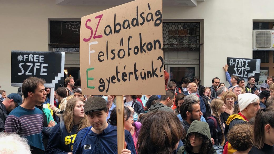 szinmuveszeti egyetem kuratorium vidnyanszky attila 13 pontos koveteles szfe tuntetes
