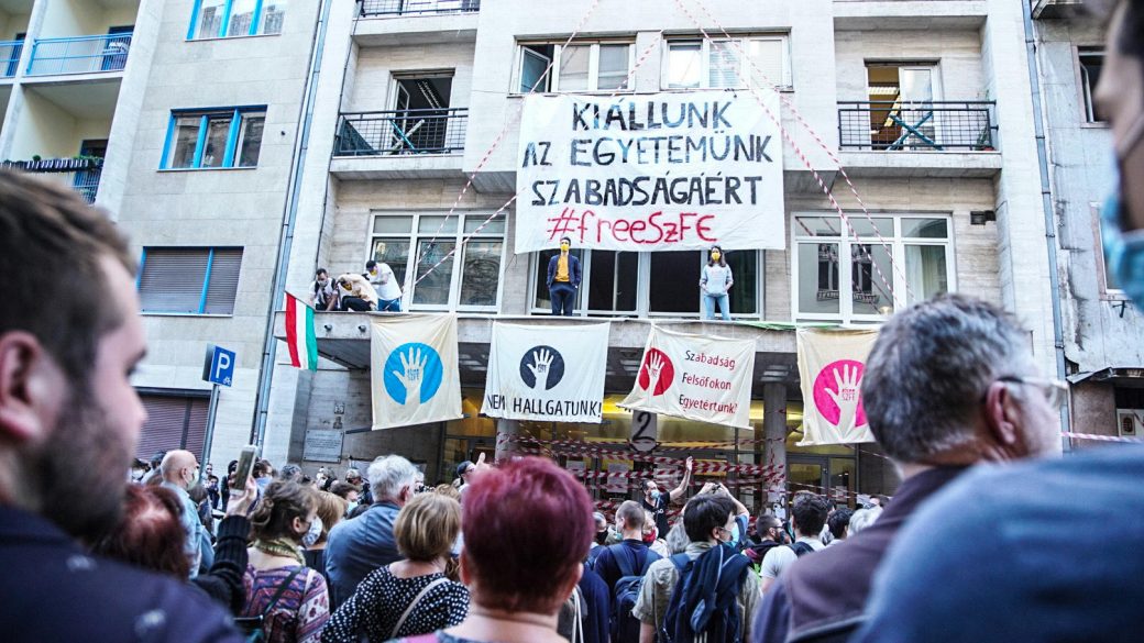 szinmuveszeti egyetem kuratorium vidnyanszky attila nadas peter iro kolto tiltakozas szfe