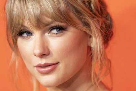 Taylor Swift beállította Whitney Houston rekordját a Folklore albumával