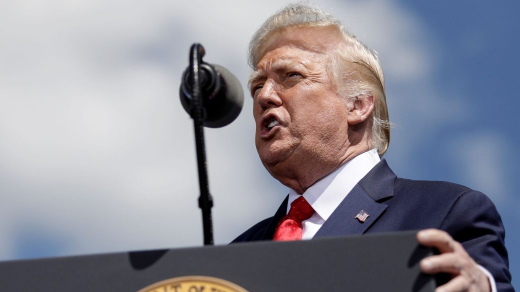 trump vakcina