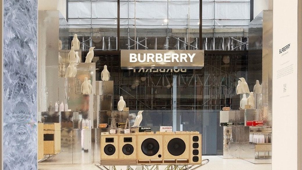 uj burberry uzlet nyilt a selfridgesben