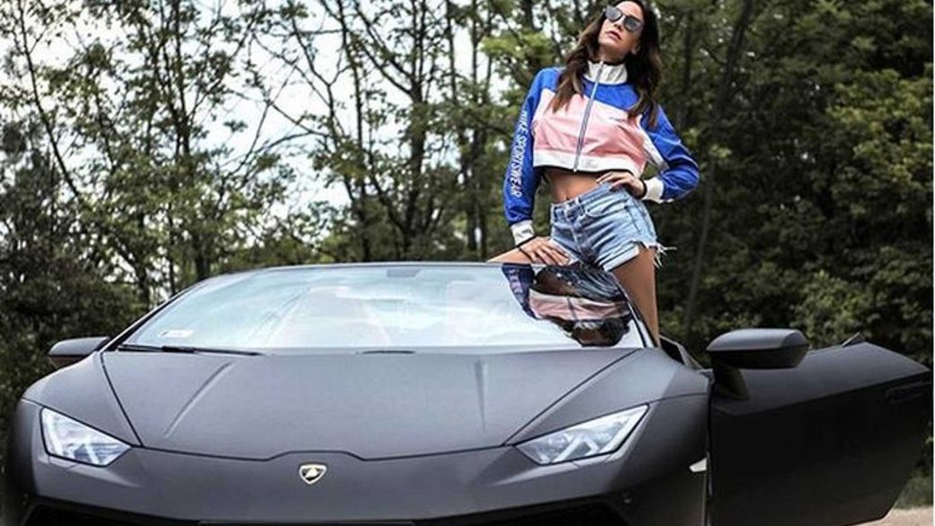 vajna timea lamborgini elado