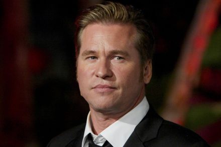 Val Kilmer fontos kérdést tett fel a diákoknak: „milyen egy valódi amerikai?”