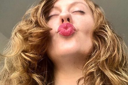 Venus O’Hara, aki maszturbálással éri el a céljait, például egy jó nyaralást