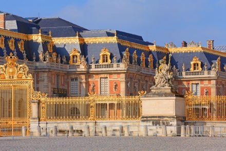 A versailles-i kastély a karanténban rekedt diákokat segíti