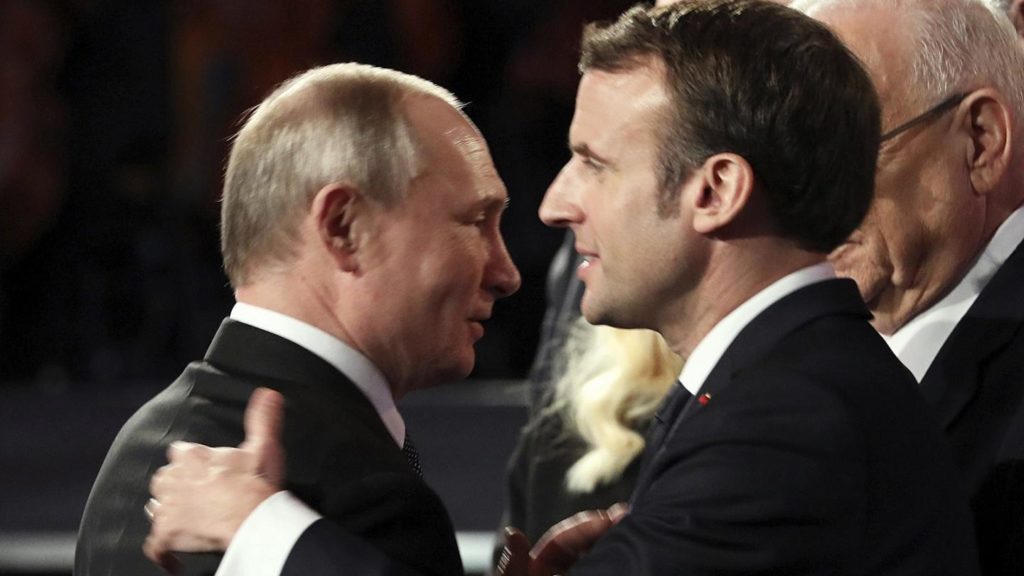 Vlagyimir Putyin Oroszorszag Kemkedes Emmanuel Macron