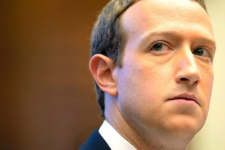 A Facebook több mint 700 ezer maszkkal támogatja a koronavírus ellen küzdő egészségügyi dolgozókat