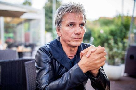 Bochkor Gábor szerint újrahasznosítható vécépapírt „a batikolt nadrágos, balzsammal fekélyt gyógyító anyukák” vásárolnak