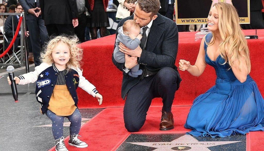 ryan reynold csaladja apasag felesege