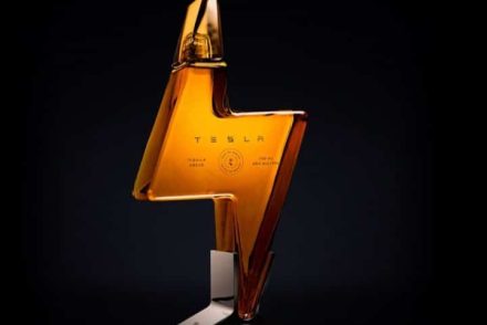 Elon Musk tequilát is árul, méghozzá a Teslaquila közel 80 ezer forintos