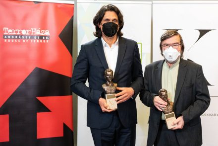 Szájer József után Deutsch Tamás is Petőfi-díjat kapott, miután az Európai Néppárt megfosztotta jogaitól