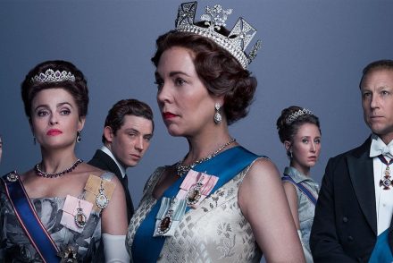A kormány fanyalog, a nép imádja A korona sorozatot, emiatt a Netflix kétszer többet költ abban a régióban