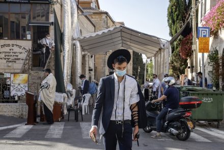 Izrael heteken belül elkezdi a koronavírus-vakcinák tömeges oltását