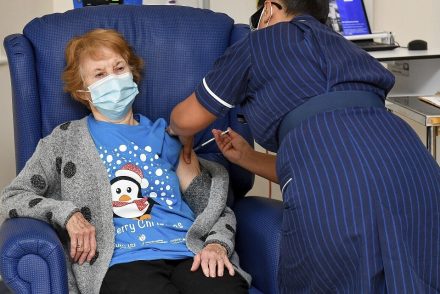 Komoly allergiában szenvedők ne adassák be a Pfizer-Biontech vakcinát