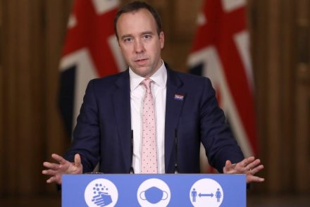 Koronavírus: A briteknél egy még gyorsabban terjedő, dél-afrikai, mutálódott változatot találtak