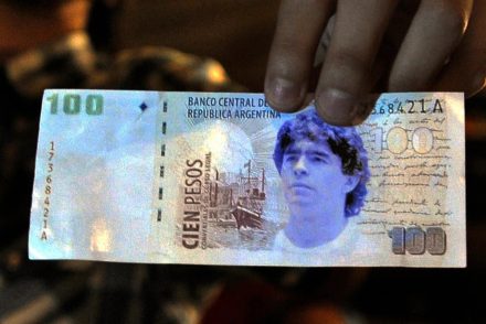 Diego Maradona arcképe bankjegyen lehet egy szenátor javaslata alapján