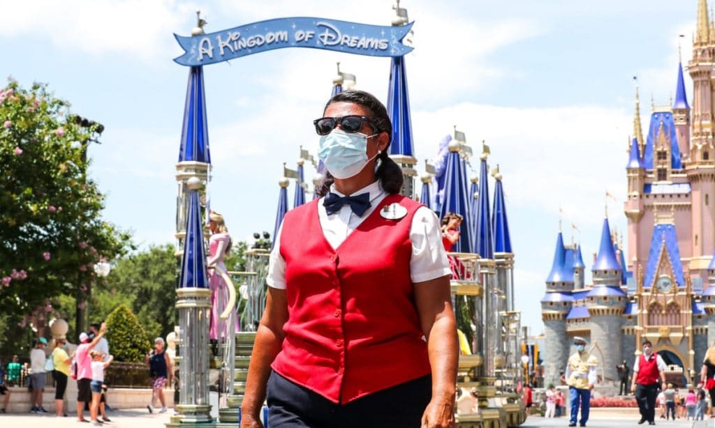 Disneyland Resort Koronavirus Oltasi Kozpont Vakcina
