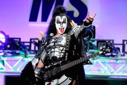 Gene Simmons, a Kiss frontembere Billie Eilish-t és Lady Gagát magasztalta