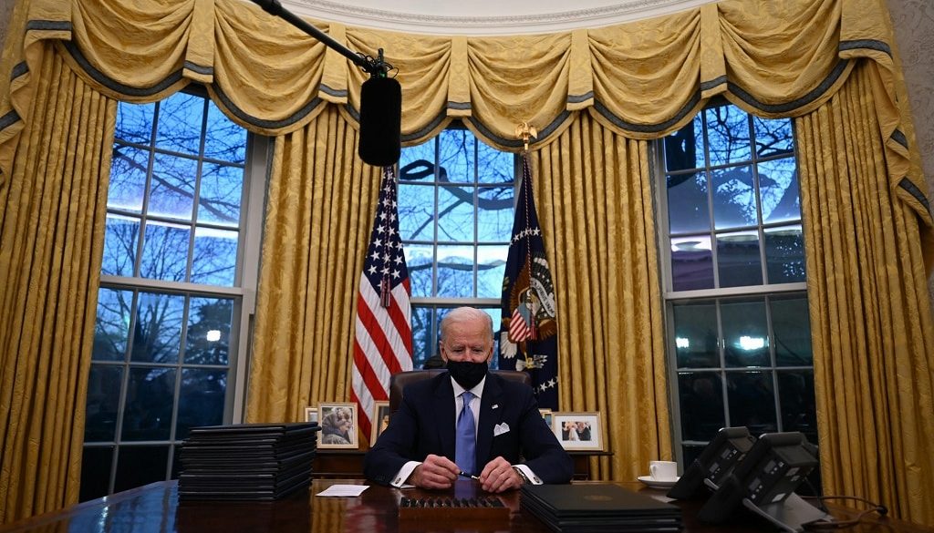 joe biden transzgender transznemuek hadsereg donald trump
