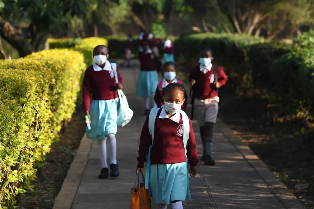 Nairobi Iskolas Egyenruha Maszk Koronavirus Nap Fotoja