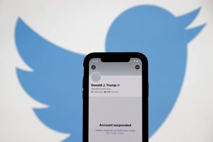A Twitter ideiglenesen felfüggesztette Donald Trump felhasználói fiókját