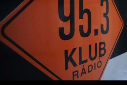 Elnémul a Klubrádió, elvesztette a Médiatanáccsal szembeni pert