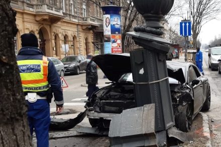Vitray Tamás újságíró autóbalesetet szenvedett