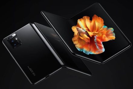 Hamarosan megjelenik a Xiaomi Mi Mix Fold kettéhajtható okostelefon