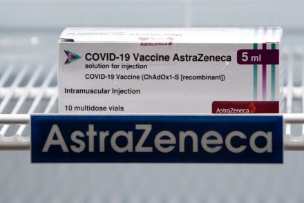 29 millió adag eltitkolt AstraZeneca vakcinát találtak egy Róma melletti raktárban