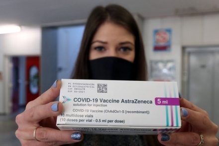 Elenyésző az esélye annak, hogy vérrögképződést okozna az AstraZeneca vakcinája