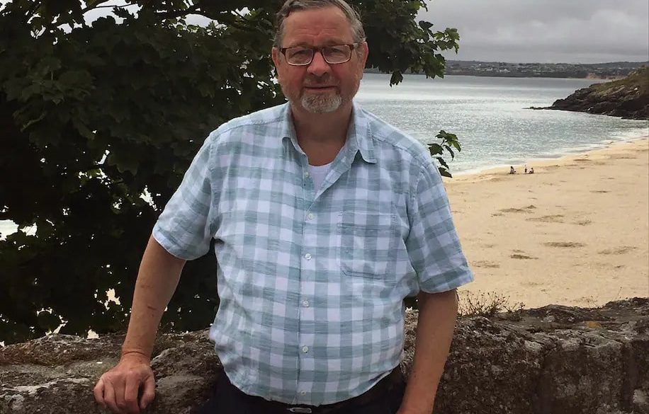 charles hill meghalt mukincs nyomozo