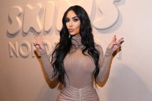 kim-kardashian-milliardos-forbes-lista-2021-kanye-west KKW Beauty skims