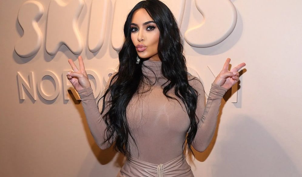 kim-kardashian-milliardos-forbes-lista-2021-kanye-west KKW Beauty skims