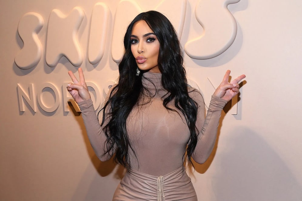 kim-kardashian-milliardos-forbes-lista-2021-kanye-west KKW Beauty skims
