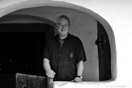 Meghalt Szomjas György, a Talpuk alatt fütyül a szél rendezője