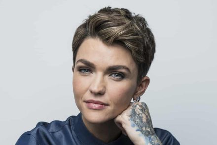 Így lett Ruby Rose hátrányos helyzetű, bántalmazott gyerekből Hollywood első számú nem bináris szuperhőse