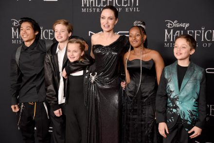 Brad Pitt és Angelina Jolie válásában közös gyermekfelügyeletet ítélt a bíróság