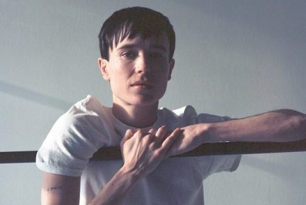 Elliot Page fürdőruhában mutatta meg, hogyan néz ki a nemváltoztató műtéte után