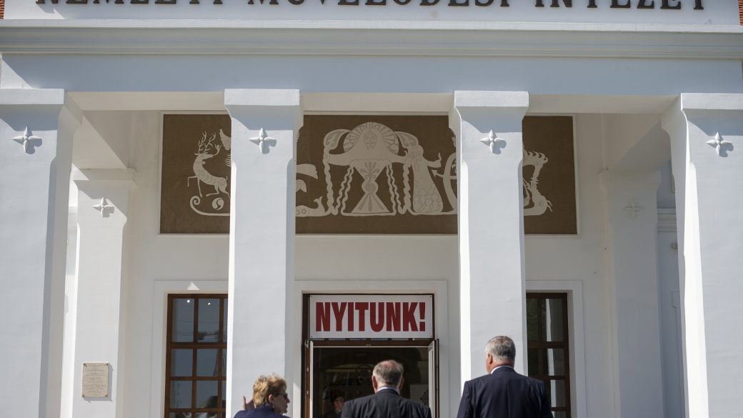 fekete-peter-nemzeti-muvelodesi-intezet-ujranyitas-poszt-covid-4