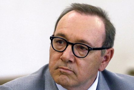 Kevin Spacey Franco Nero krimijében tér vissza a filmezéshez a botrányok után